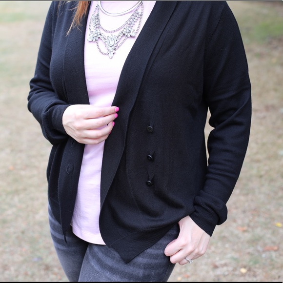 Universal Standard Curve Cardi Black 